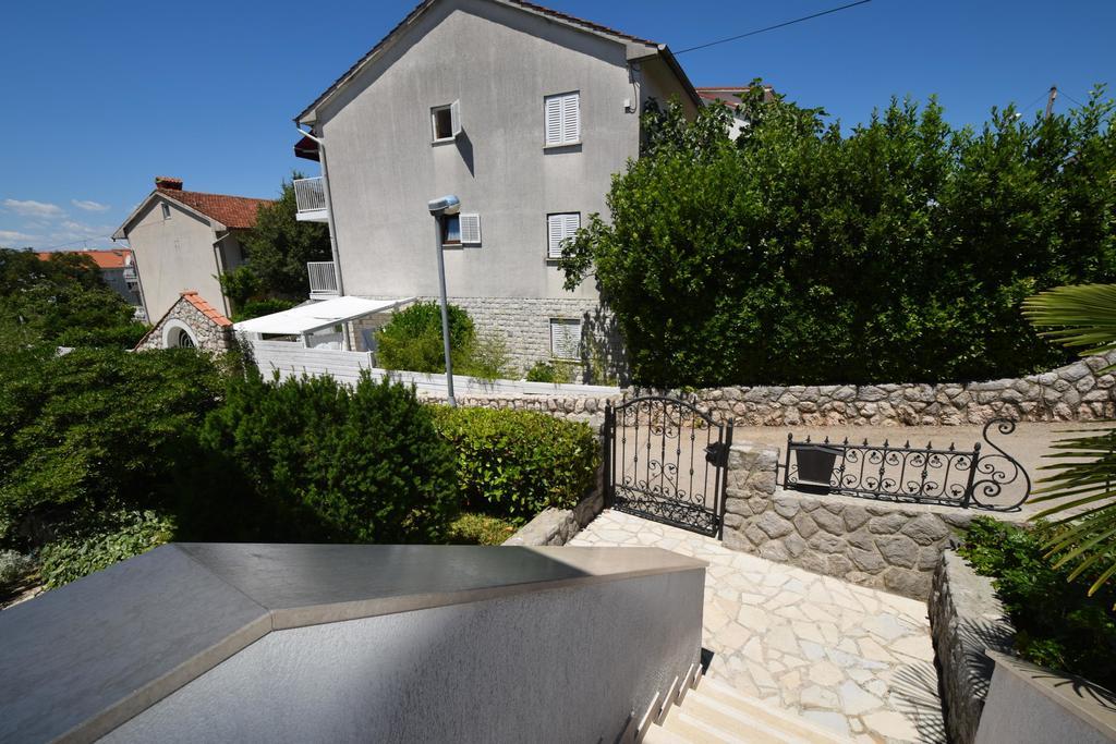 Apartments Drago Malinska Exterior foto
